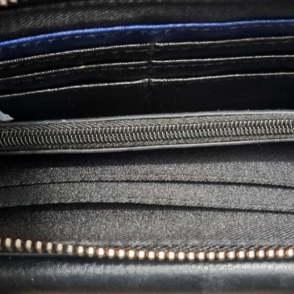 Reaction By Kenneth Cole Black Leather Wallet - Picture 8 of 10